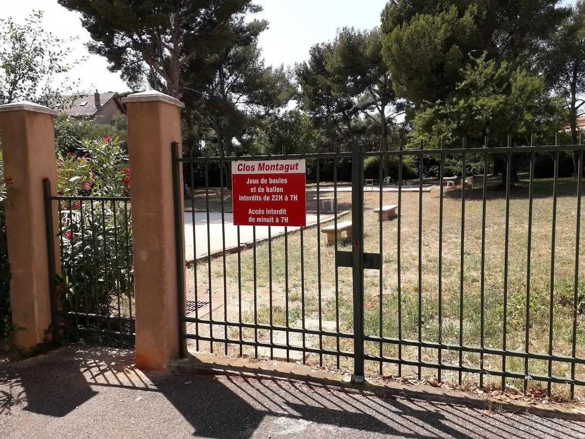 Apartment Bandol Nature Et Loisirs: Parking/ Piscine