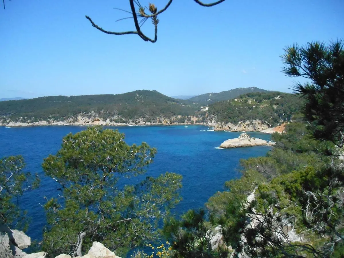 Bandol Nature Et Loisirs: Parking/ Piscine